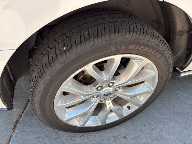 Certified 2019 Ford Expedition Limited w/ Equipment Group 302A AWD/4WD image 17