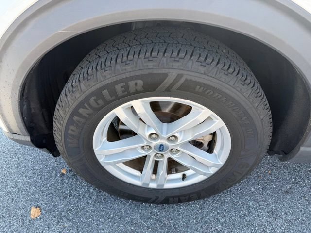 Certified 2020 Ford Explorer XLT w/ Equipment Group 202A AWD/4WD image 11