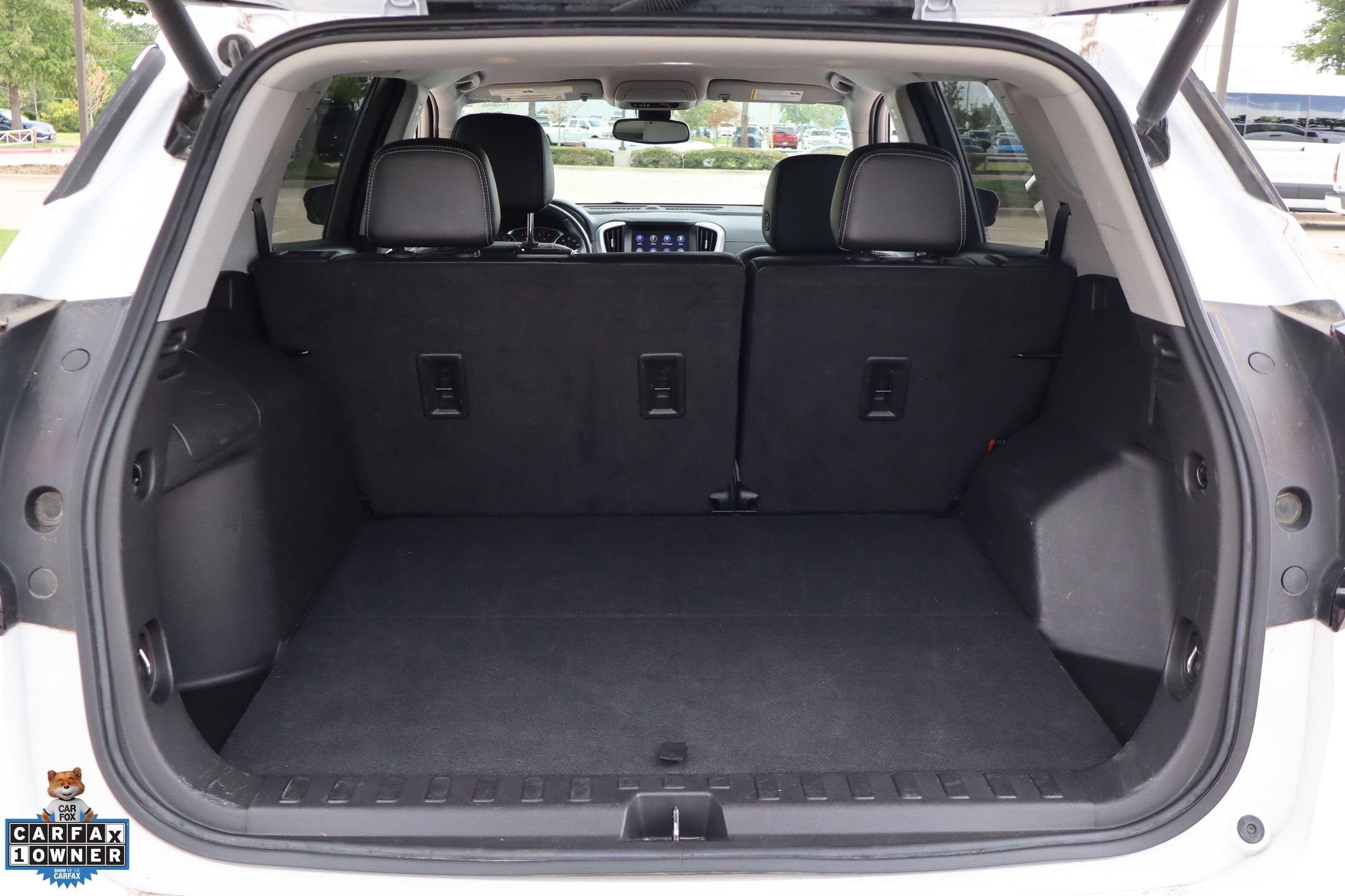 Used 2024 GMC Terrain SLT FWD image 26