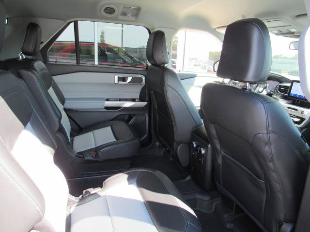 Certified 2024 Ford Explorer XLT w/ Equipment Group 202A AWD/4WD image 31