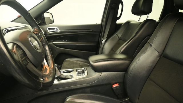 Used 2020 Jeep Grand Cherokee Altitude AWD/4WD image 24