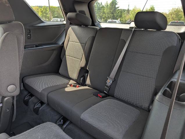 Used 2023 Chevrolet Traverse LT w/ LPO, Cargo Package AWD/4WD image 13