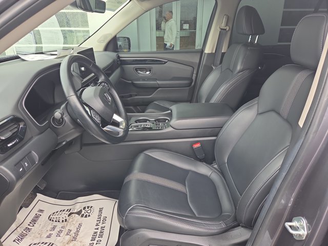 Used 2025 Honda Pilot Touring image 12