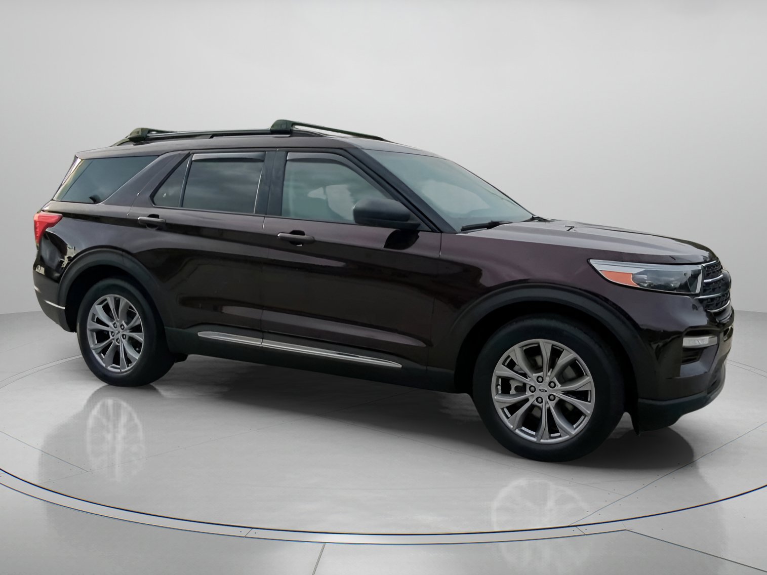 Certified 2022 Ford Explorer XLT w/ Equipment Group 202A RWD image 35