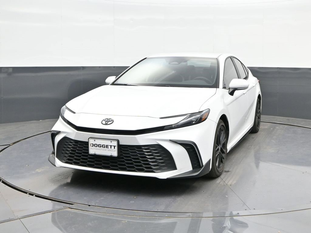 Used 2025 Toyota Camry SE image 27