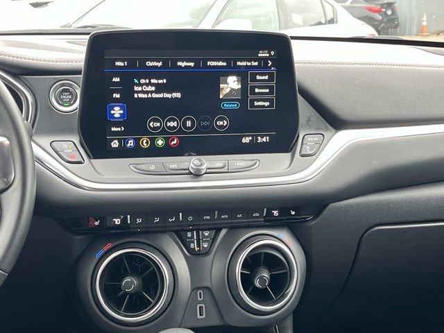 Used 2024 Chevrolet Blazer LT FWD image 20