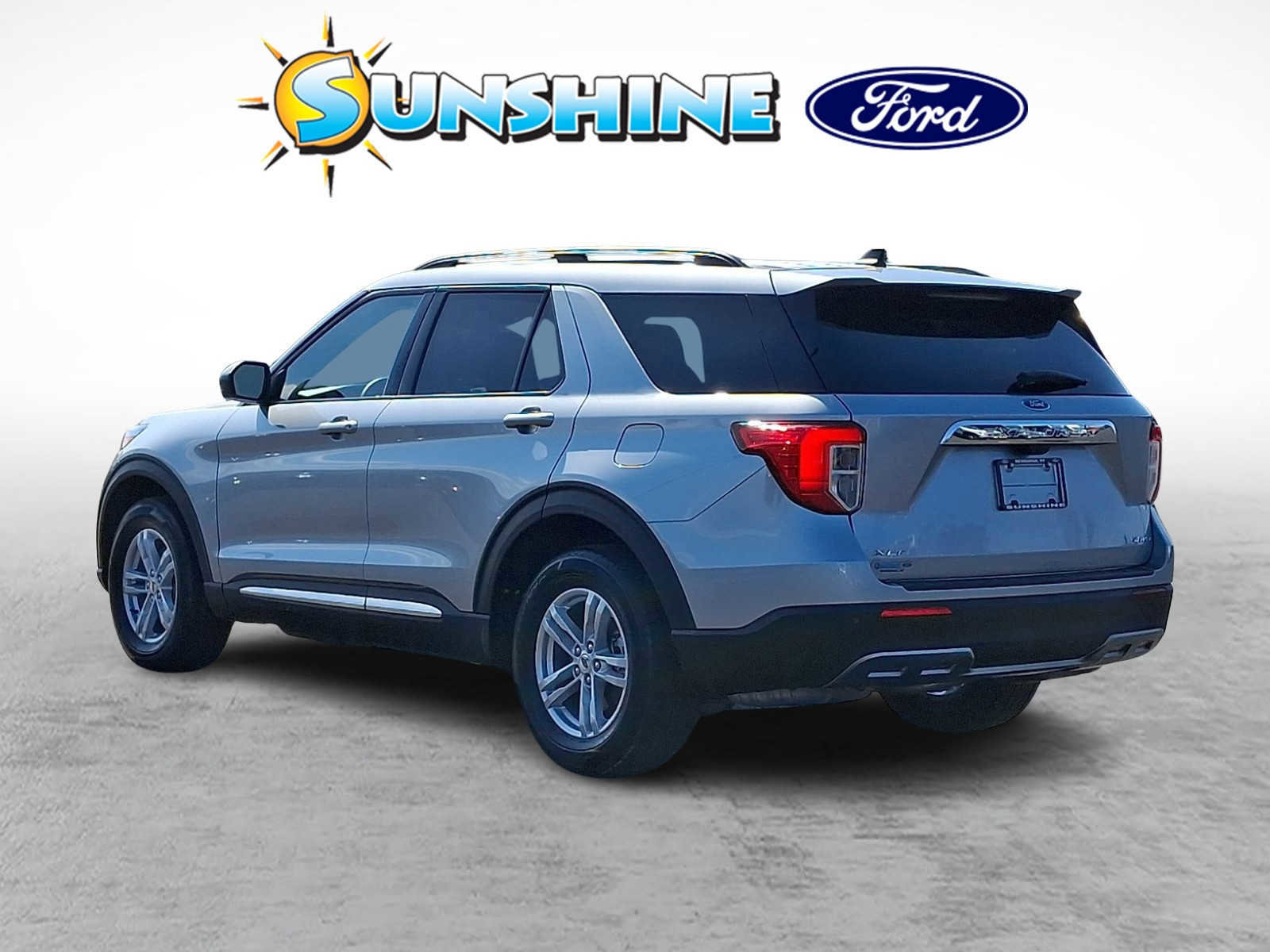 Certified 2022 Ford Explorer XLT w/ Equipment Group 202A image 2