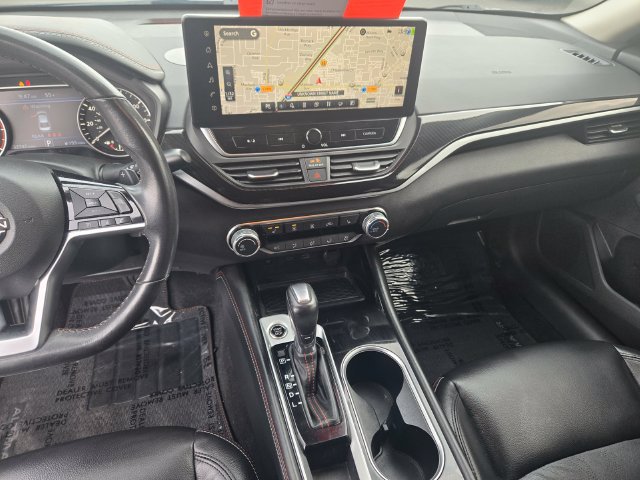 Used 2024 Nissan Altima 2.5 SR w/ SR Premium Package FWD image 17