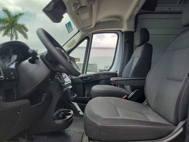 Used 2025 RAM ProMaster 2500 w/ Convenience Group FWD image 12