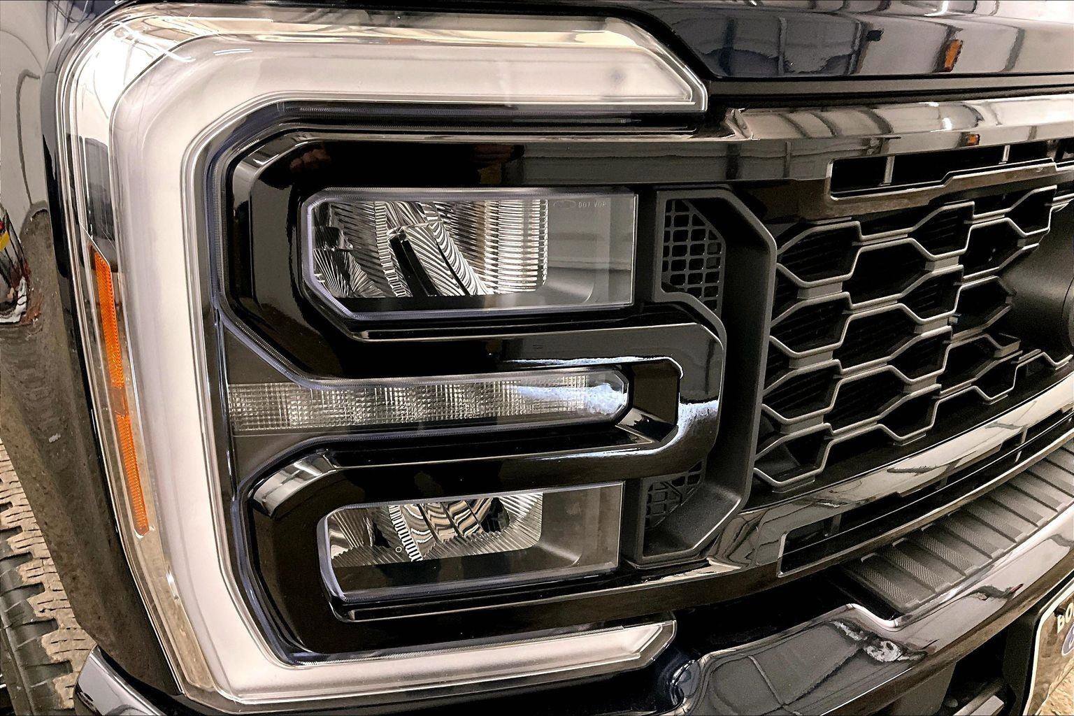 Certified 2025 Ford F250 Lariat w/ Lariat Ultimate Package image 27