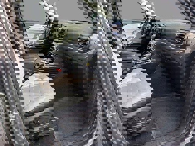 Certified 2021 Ford Explorer XLT w/ Equipment Group 202A image 12