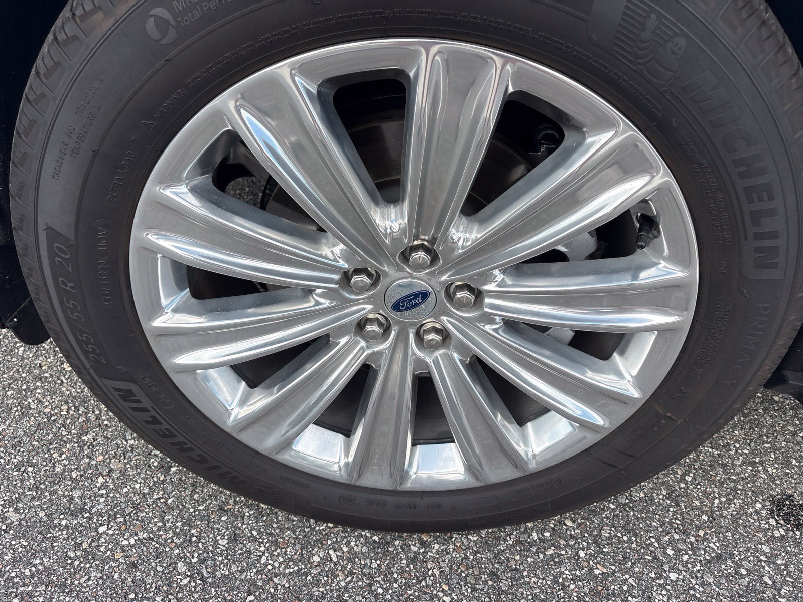 Certified 2025 Ford Explorer Platinum RWD image 15
