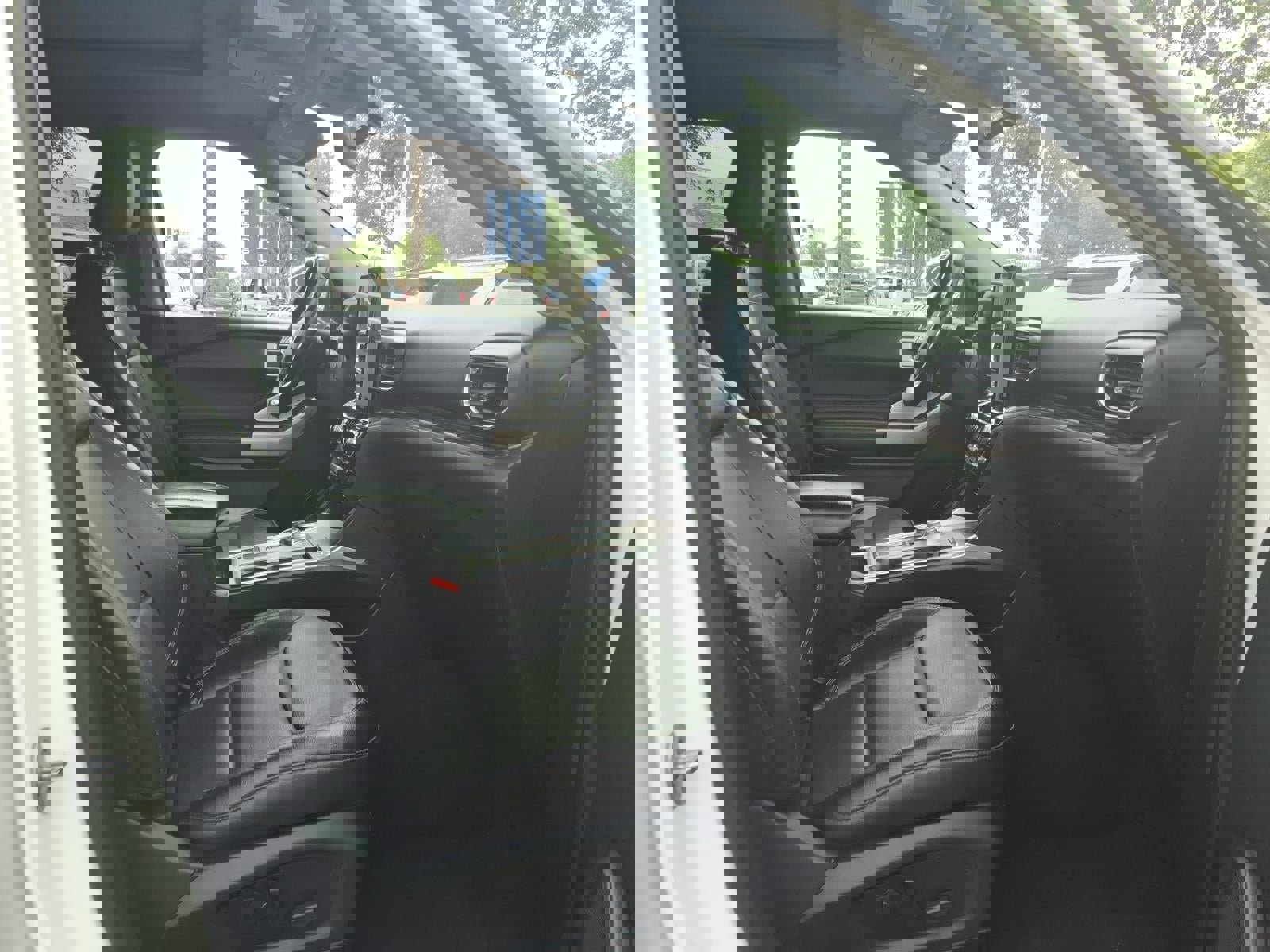 Certified 2023 Ford Explorer Limited w/ Limited Technology Package image 11