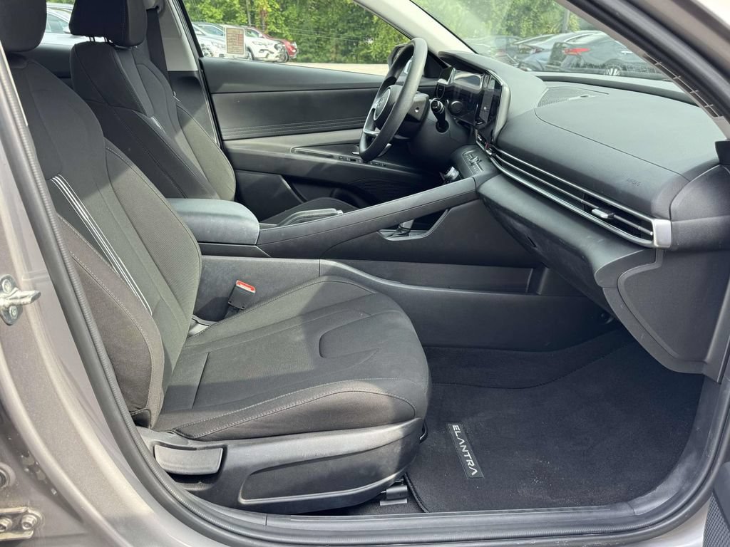 Used 2024 Hyundai Elantra SEL FWD image 15