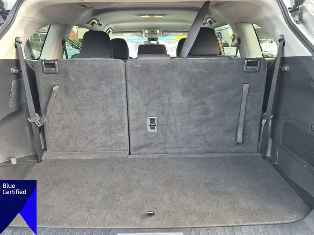Used 2024 Toyota Highlander LE FWD image 33