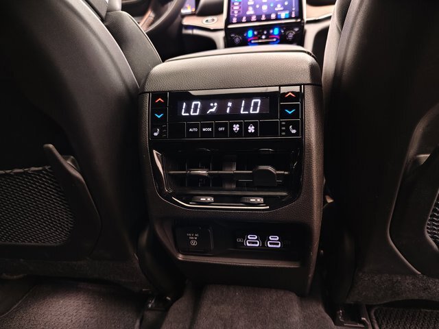 Used 2025 Jeep Grand Cherokee L Summit AWD/4WD image 38