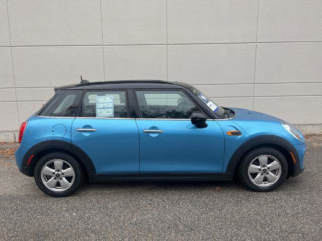 Used 2016 MINI Cooper 4-Door Hardtop image 2