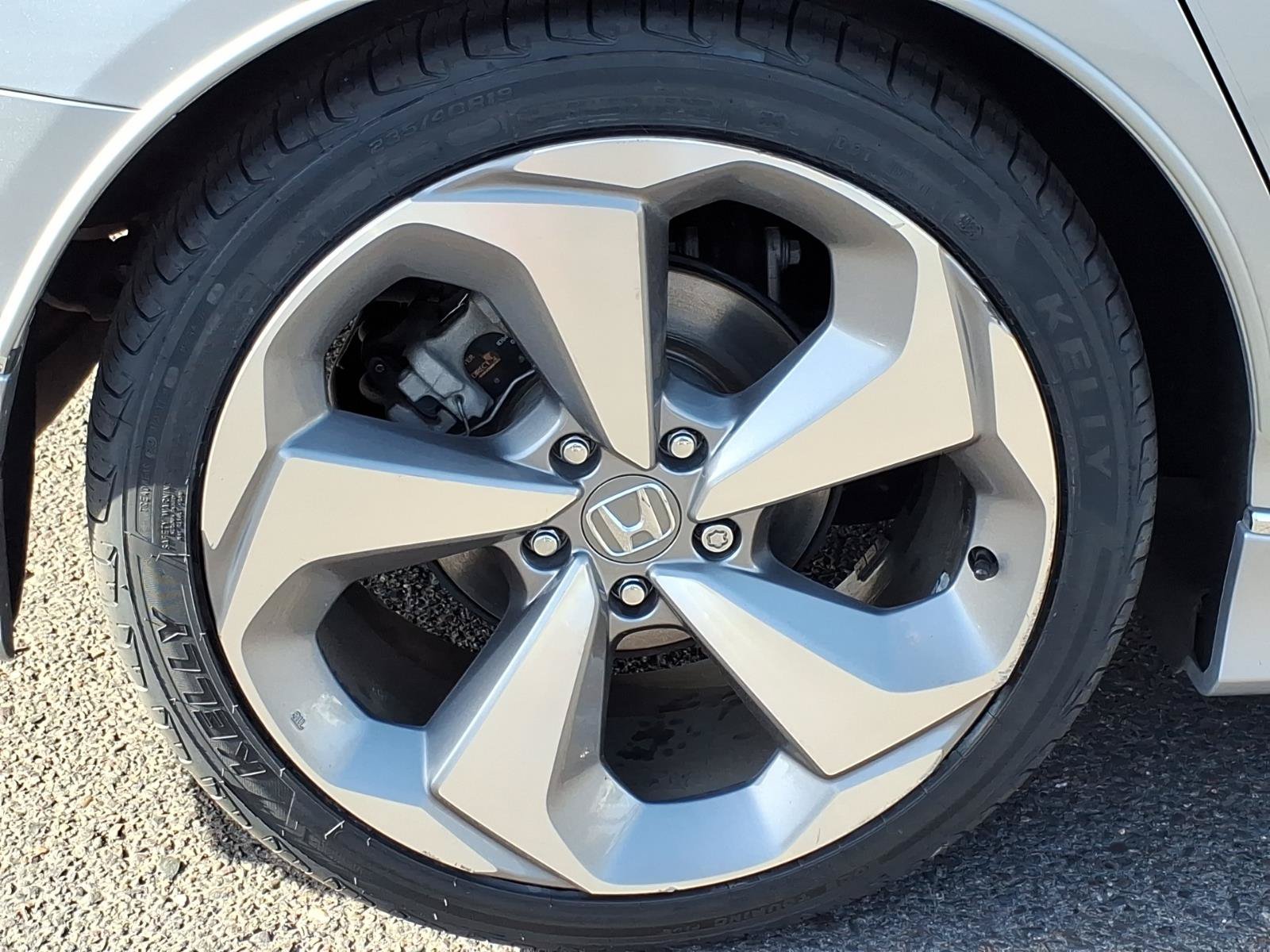 Used 2019 Honda Accord Touring image 9