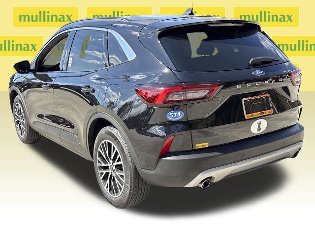 Certified 2024 Ford Escape SE image 9