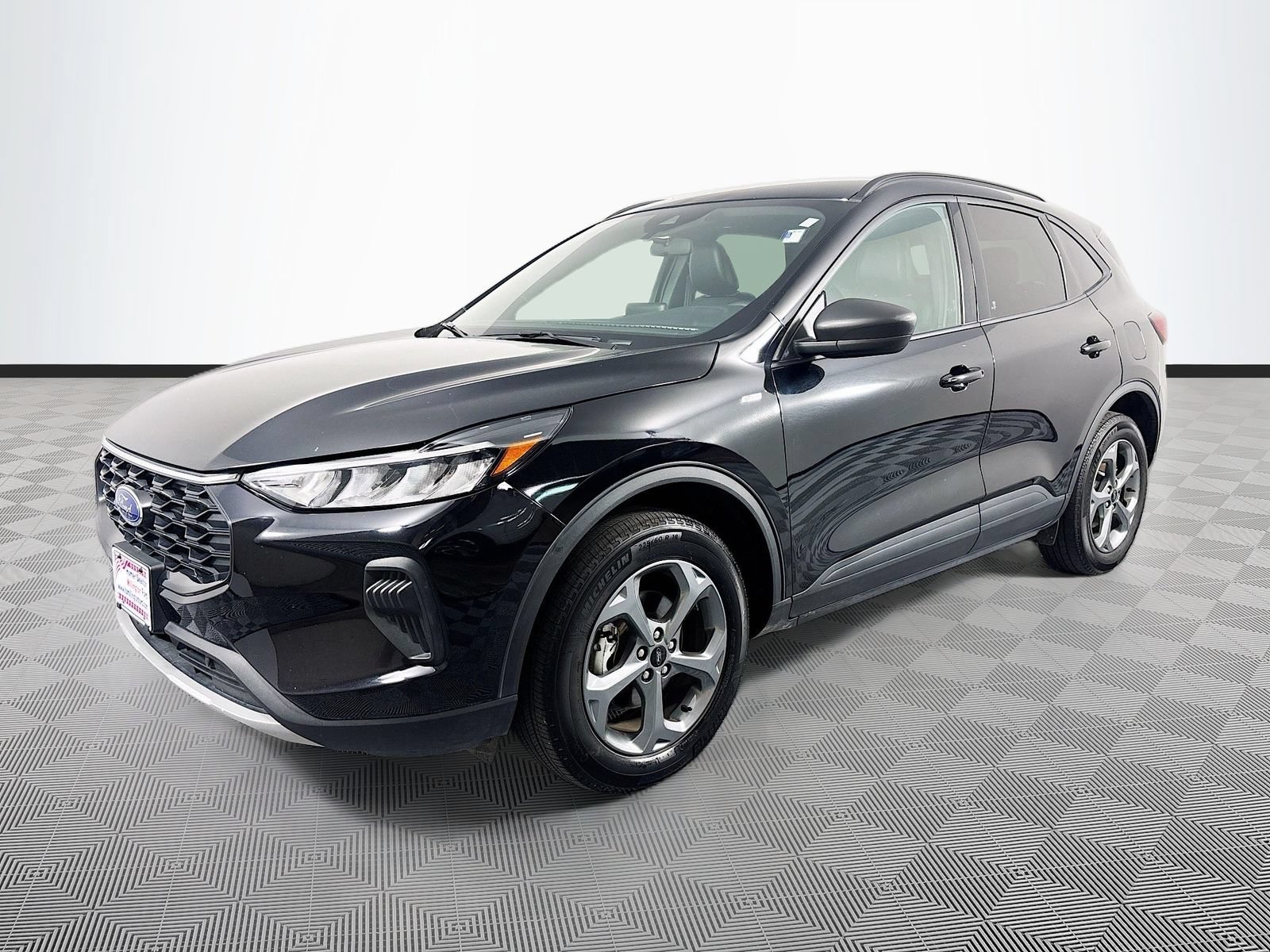 Certified 2025 Ford Escape ST-Line AWD/4WD image 3