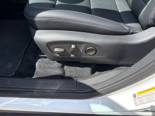 Used 2025 Chevrolet Traverse LT image 26