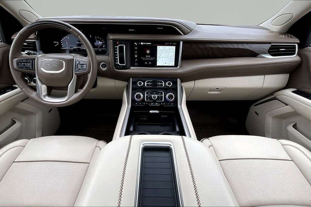 Used 2024 GMC Yukon Denali w/ Advanced Technology Package AWD/4WD image 16
