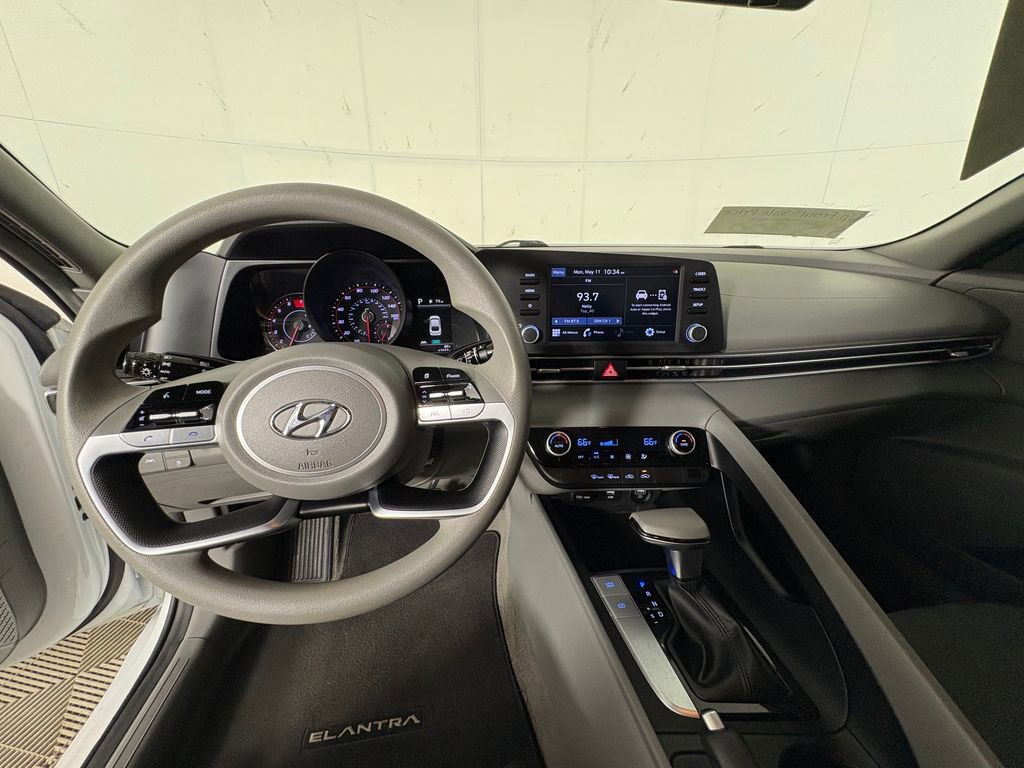 Used 2021 Hyundai Elantra SEL w/ Cargo Package FWD image 7