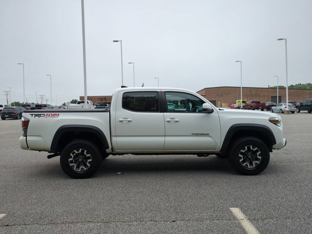 Used 2020 Toyota Tacoma TRD Off-Road w/ Technology Package AWD/4WD image 2