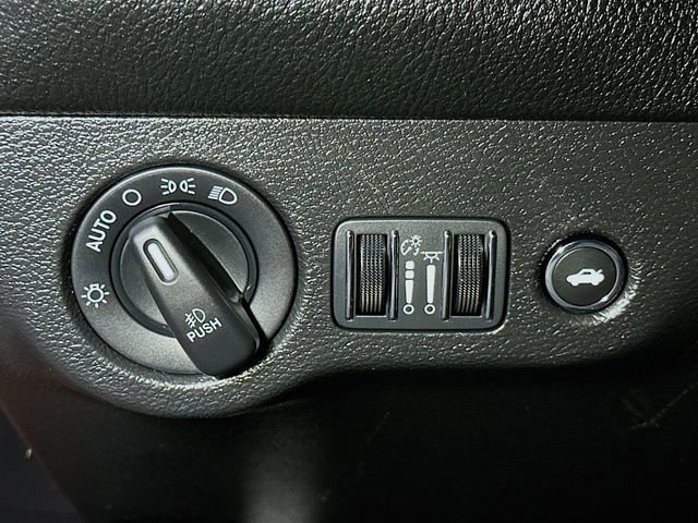 Used 2022 Dodge Challenger GT image 13