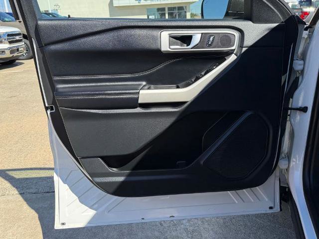 Certified 2022 Ford Explorer XLT w/ Equipment Group 202A image 14