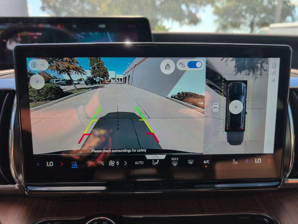 Certified 2025 Ford Expedition King Ranch image 28