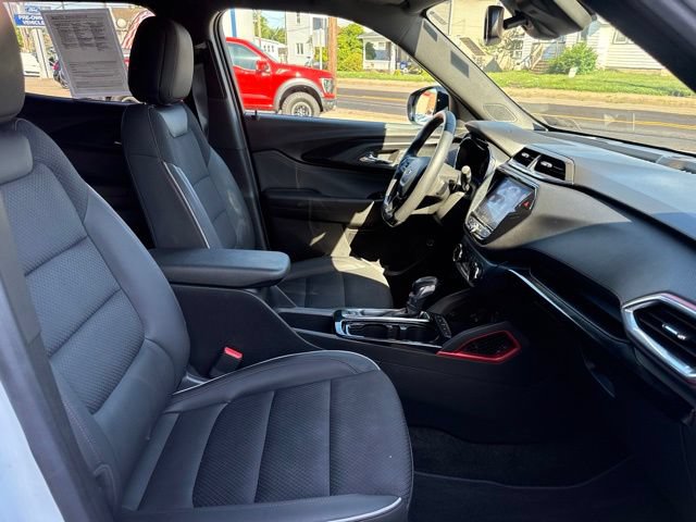 Used 2023 Chevrolet TrailBlazer RS w/ Sun and Liftgate Package AWD/4WD image 32