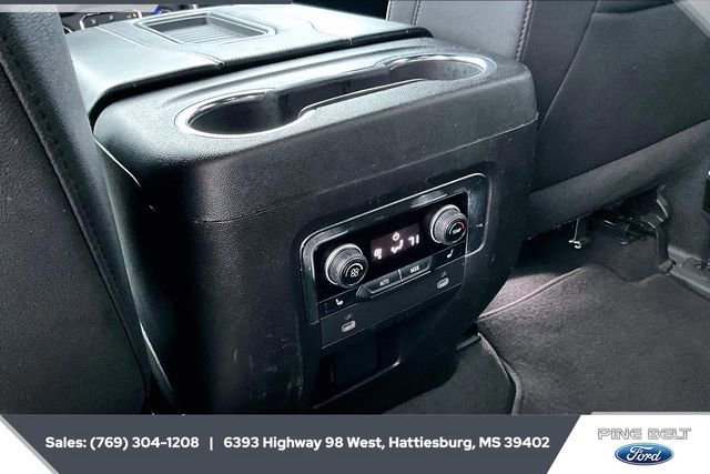 Used 2023 Chevrolet Suburban Premier image 24