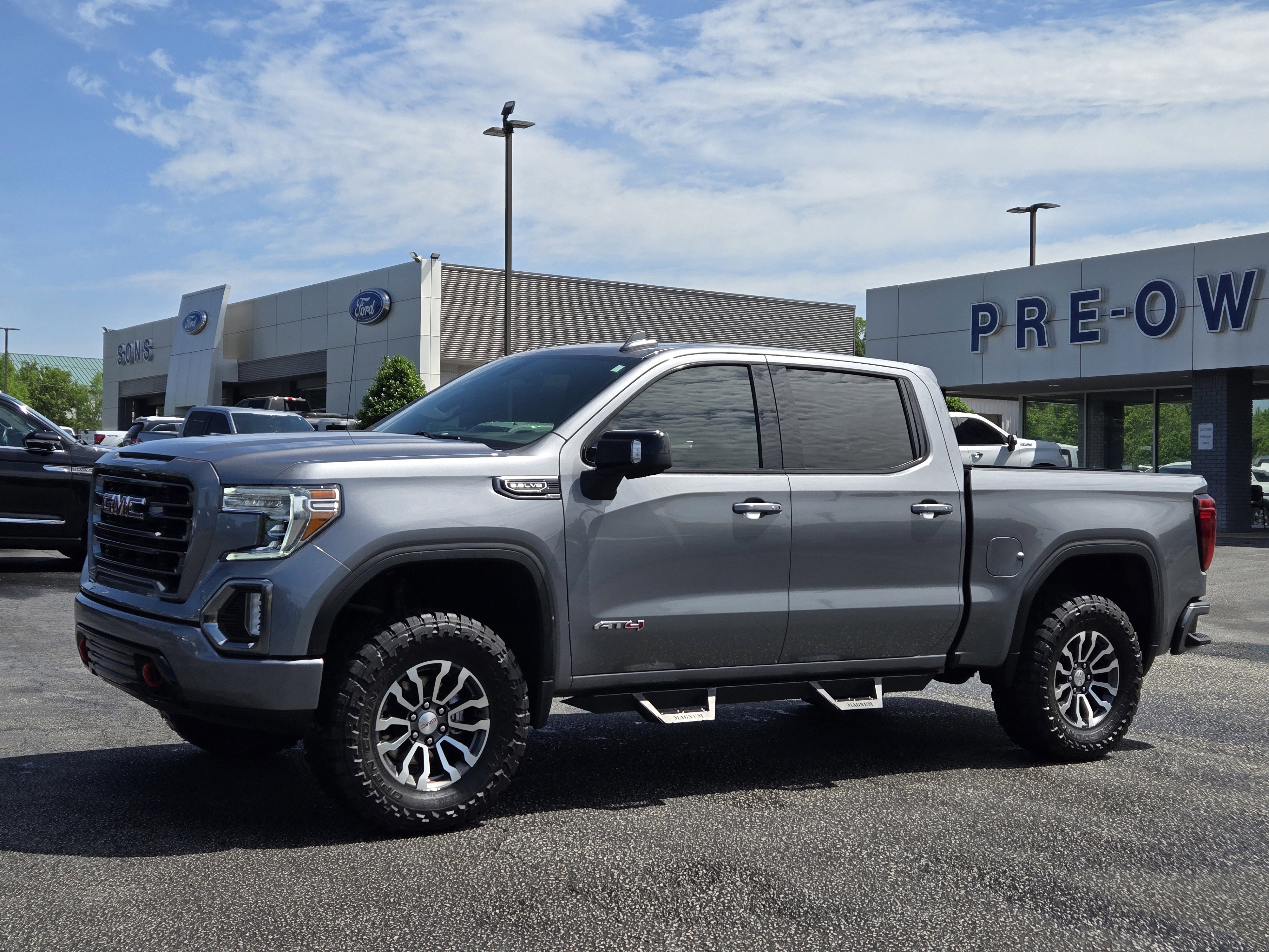 Used 2021 GMC Sierra 1500 AT4 AWD/4WD image 2