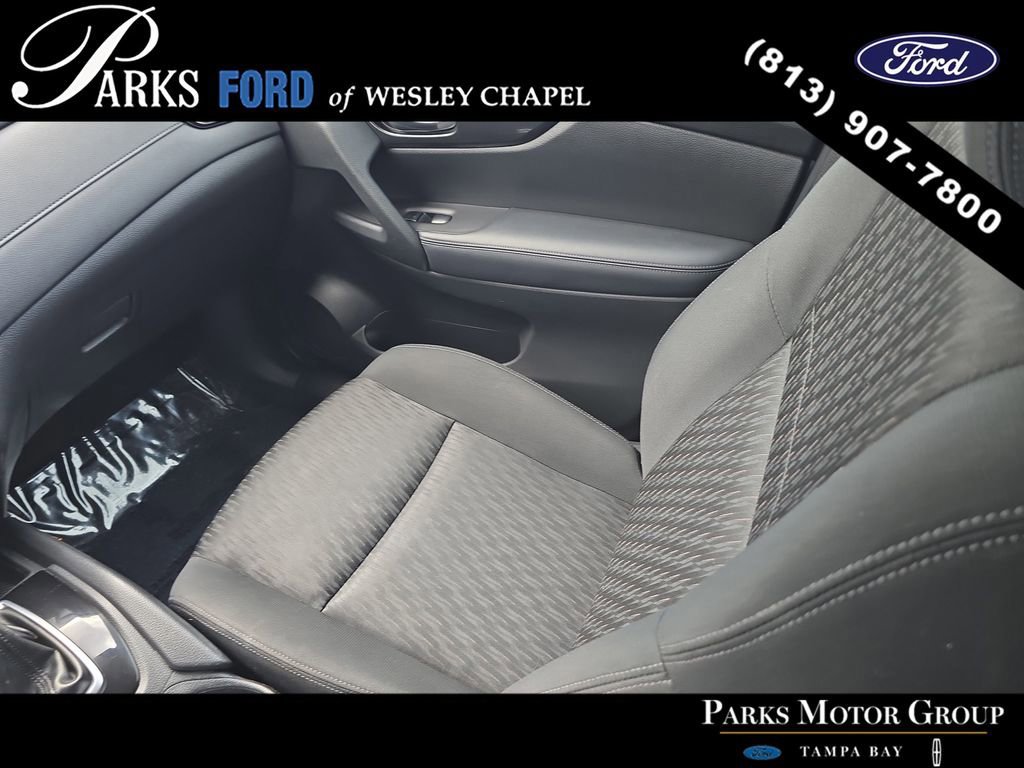 Used 2018 Nissan Rogue SV AWD/4WD image 14