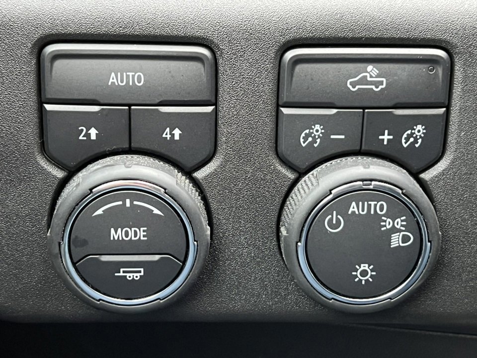 Used 2024 Chevrolet Silverado 1500 LT image 23