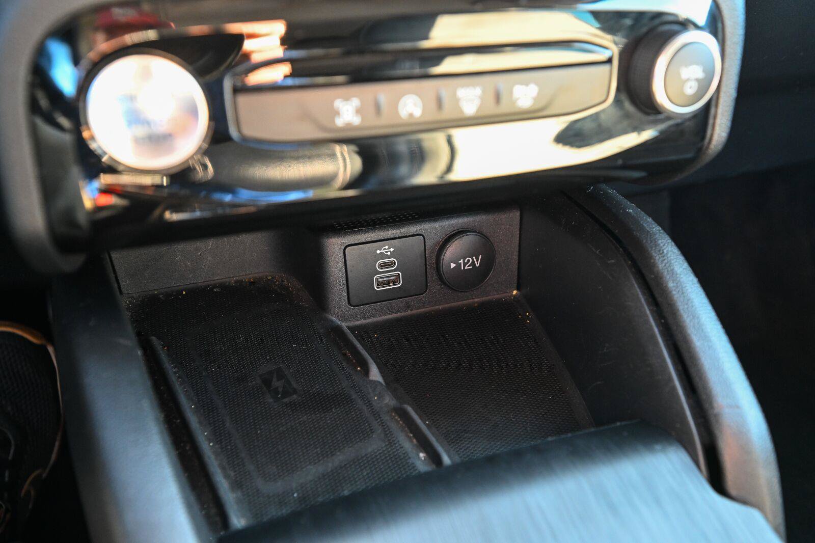 Certified 2025 Ford Escape Platinum AWD/4WD image 36