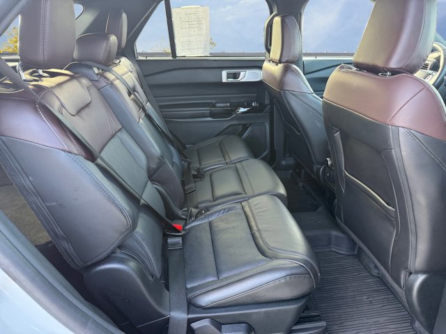 Certified 2023 Ford Explorer Platinum w/ Technology Package image 9