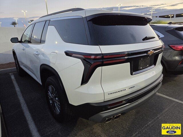 Used 2025 Chevrolet Traverse LT AWD/4WD image 4