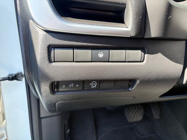 Used 2023 Nissan Rogue SV AWD/4WD image 16
