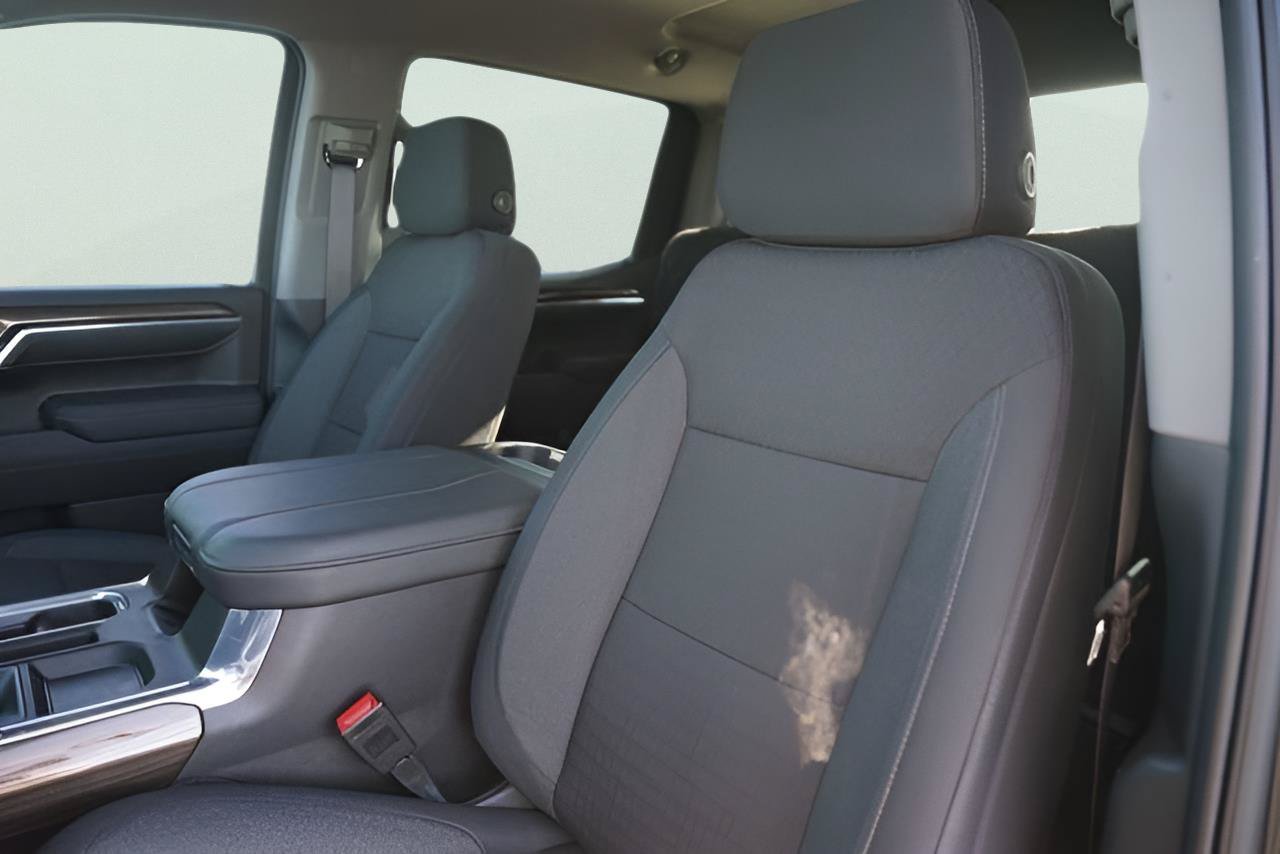Used 2024 Chevrolet Silverado 1500 LT Trail Boss AWD/4WD image 10