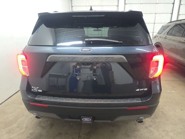 Certified 2023 Ford Explorer XLT w/ Equipment Group 202A AWD/4WD image 3