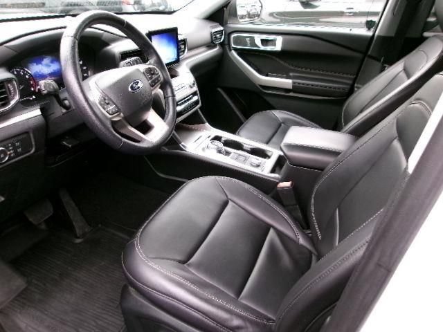 Certified 2022 Ford Explorer XLT w/ Equipment Group 202A AWD/4WD image 10