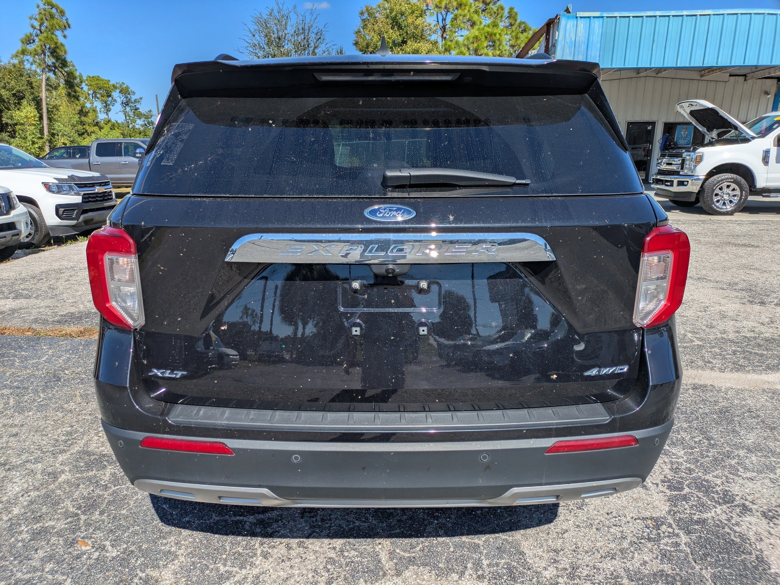 Certified 2022 Ford Explorer XLT w/ Equipment Group 202A image 4