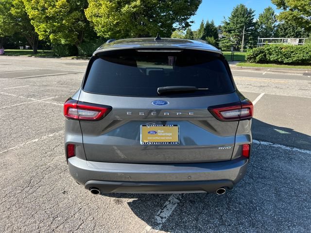 Certified 2023 Ford Escape ST-Line w/ Tech Pack #1 AWD/4WD image 9