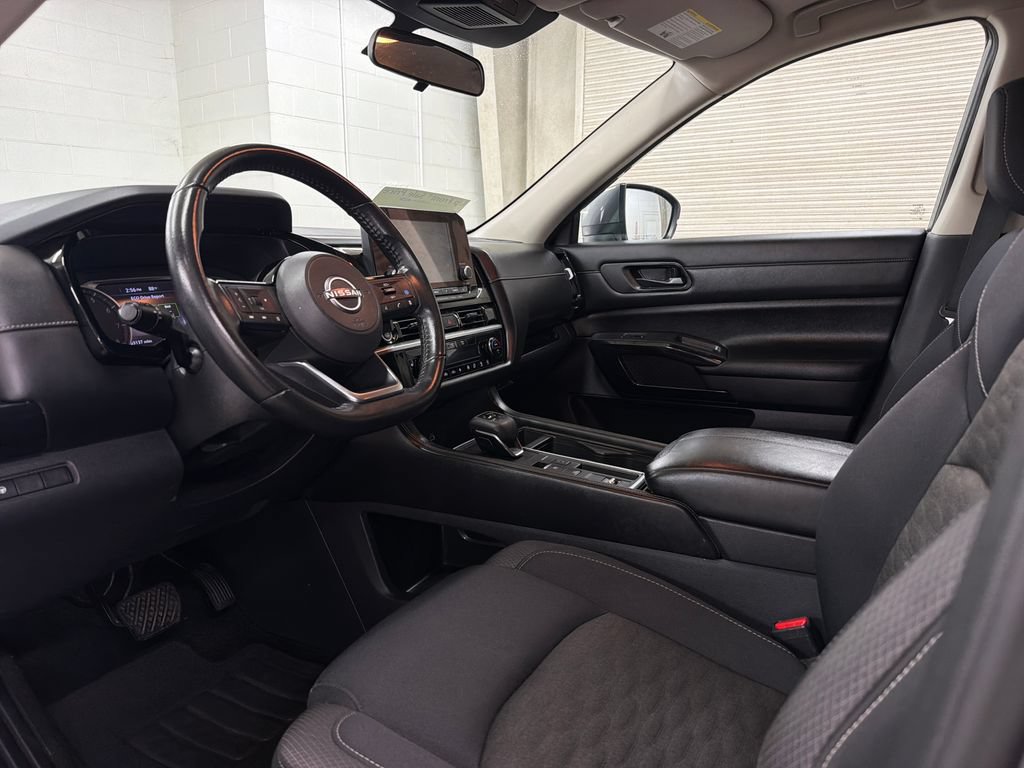 Used 2023 Nissan Pathfinder SV FWD image 6