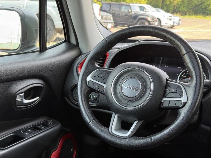 Used 2018 Jeep Renegade Trailhawk image 13