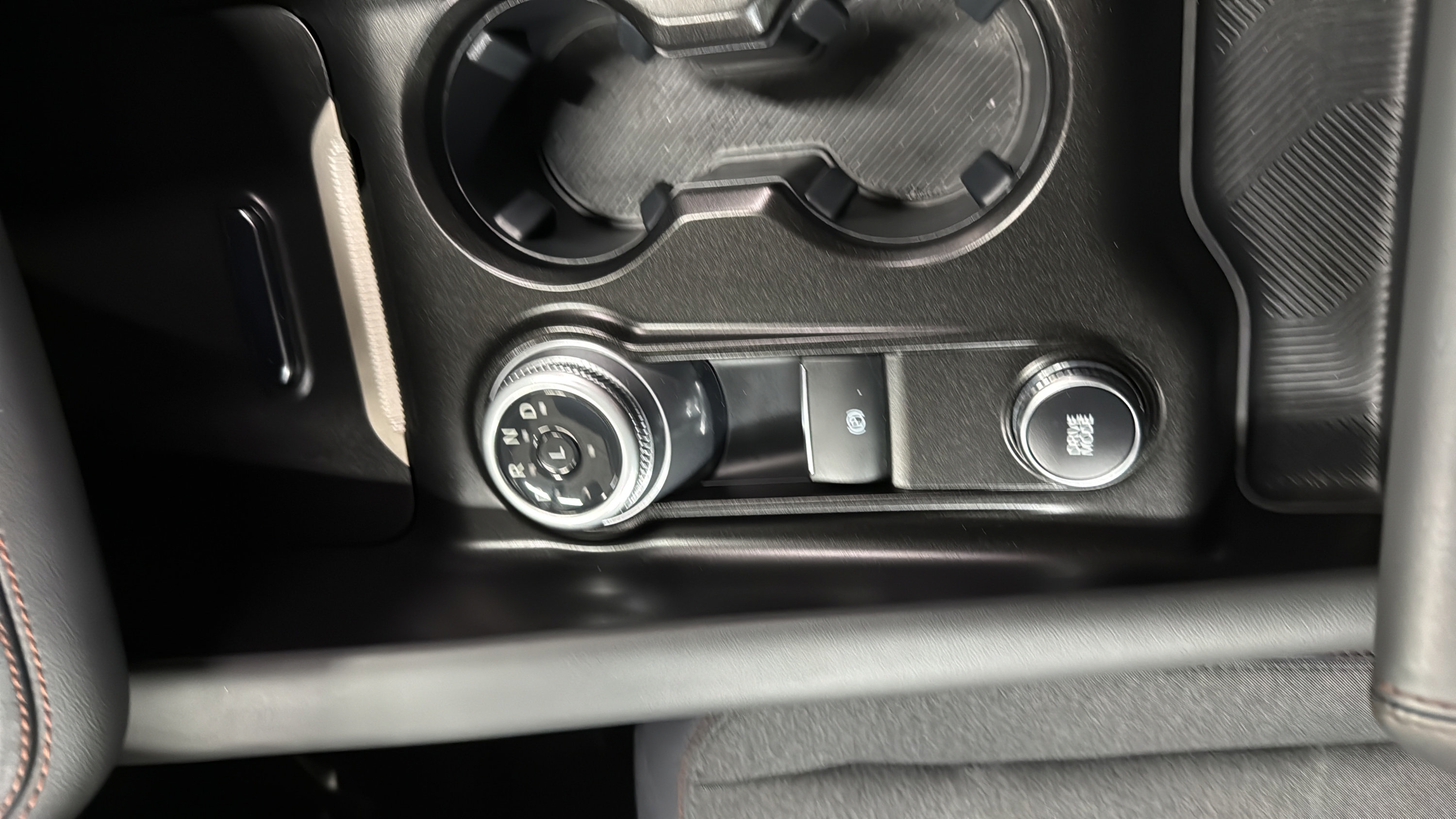 Certified 2025 Ford Explorer Active AWD/4WD image 18
