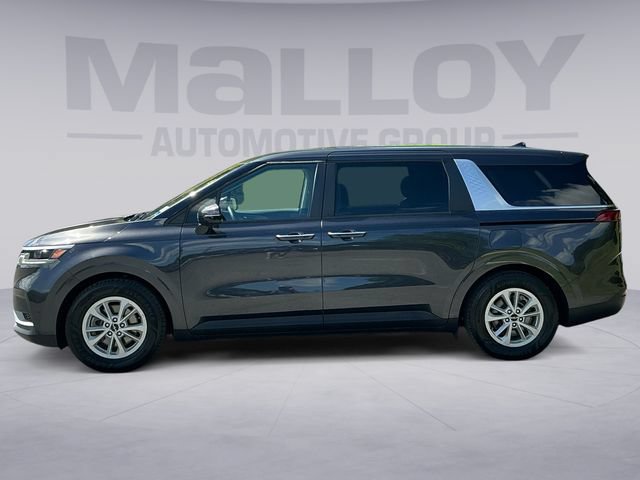 Used 2024 Kia Carnival LX FWD image 2