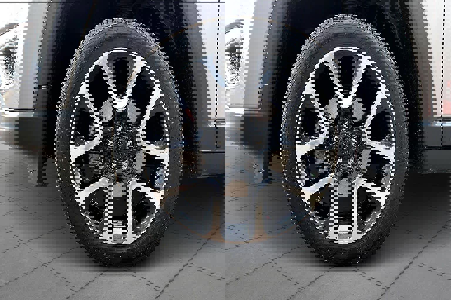 Used 2017 Jeep Compass Limited image 14